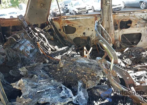 2022 Toyota 4Runner Sr5 z USA, uszkodzony, nr VIN JTEMU5JR7N6049387